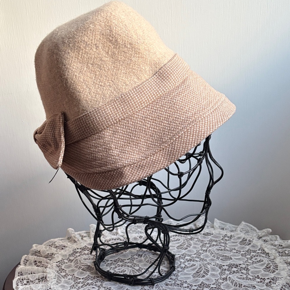 Chic Beige Wool Cloche Hat with Bow size Small